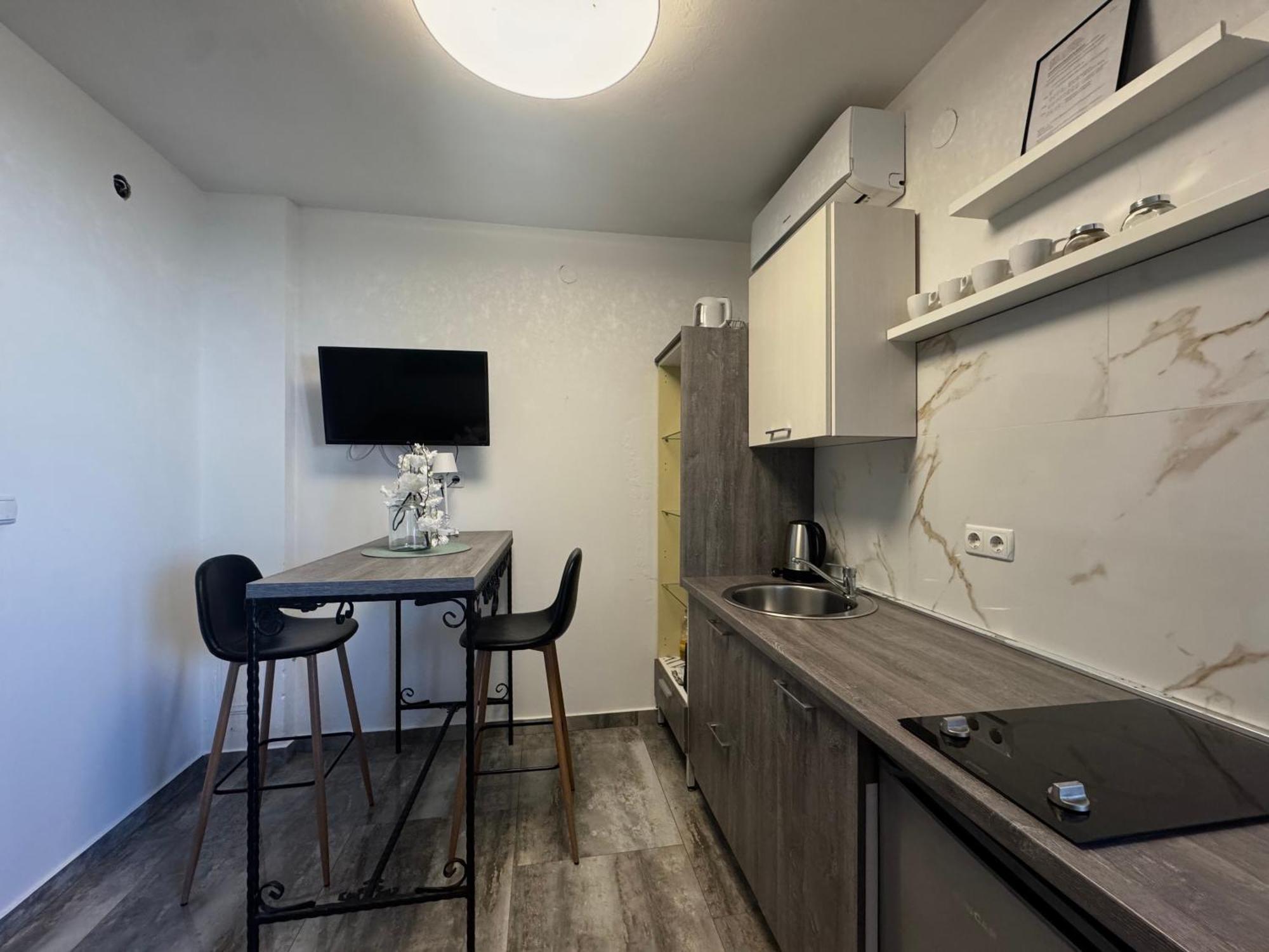 Orhidelia Apartment *