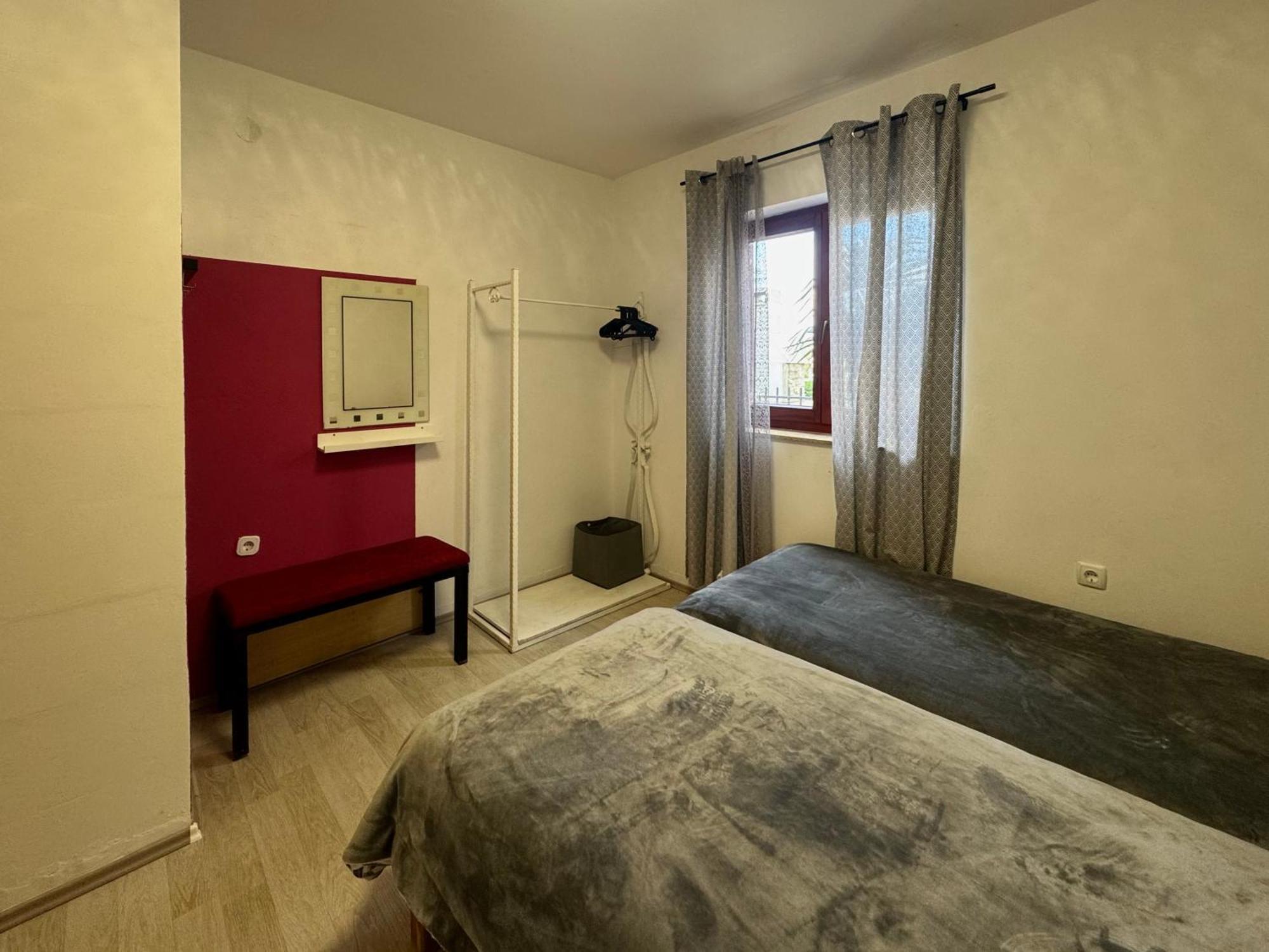 Orhidelia Apartment *